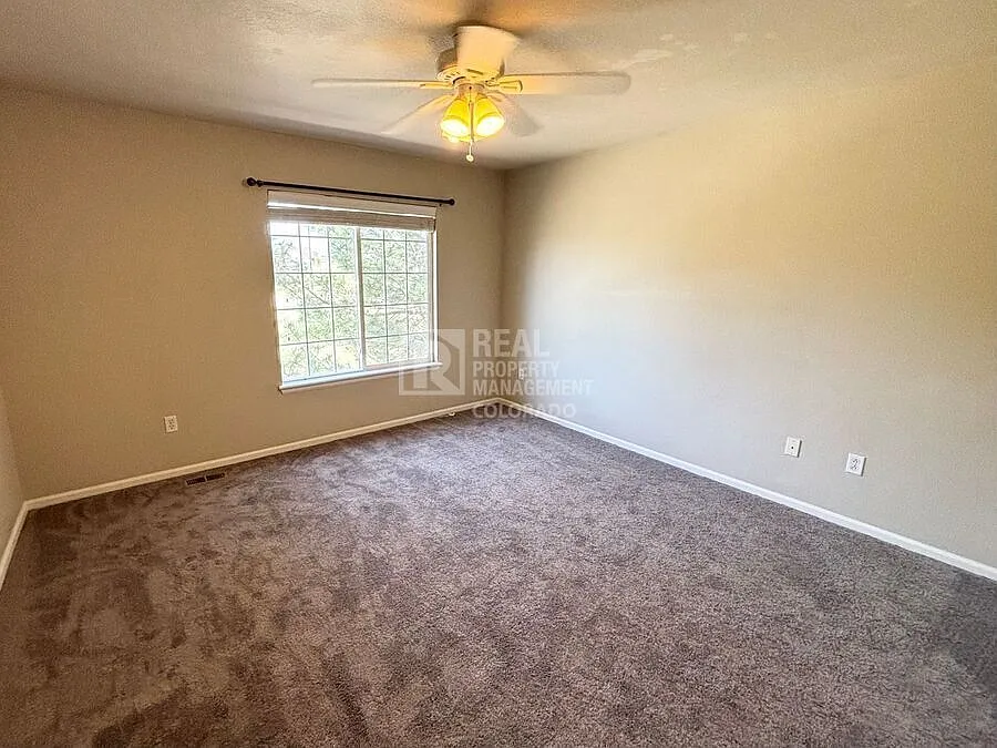 Spacious 3-Bedroom Home with Attached Garage in Green Valley Ranch — Photo 4