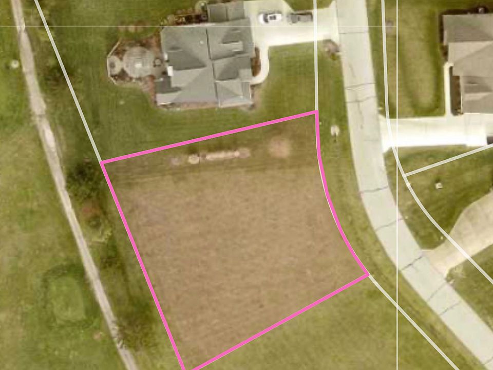 2nd image of 2930 Southampton Dr
