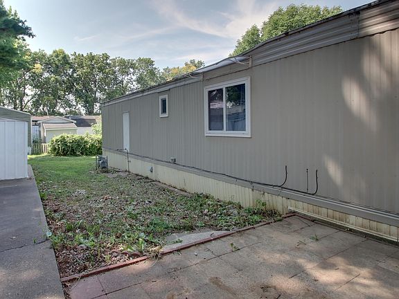 2nd image of 2110 Rainbow Ln