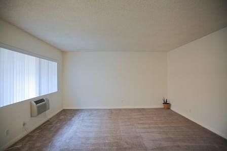 5th image of 15120 Woodruff Ave APT 32