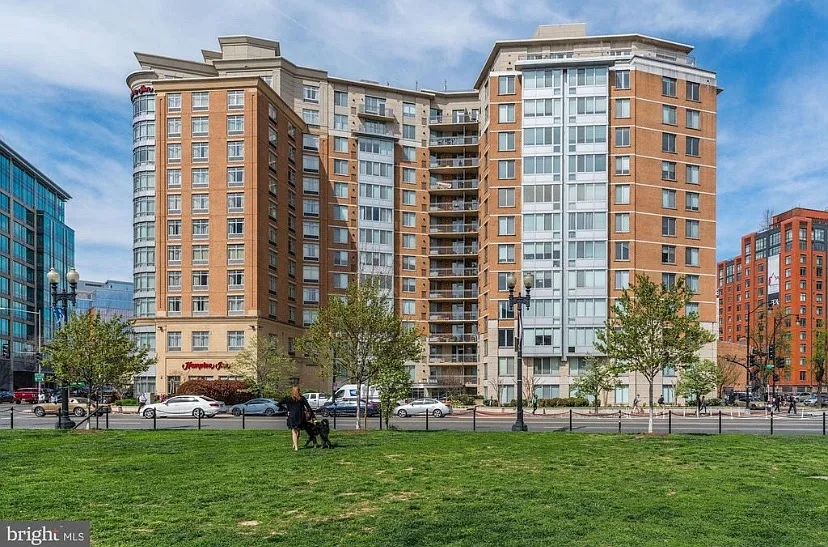 555 Massachusetts Ave NW #401