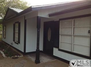 426 Oakhaven Rd, Pleasanton, TX 78064