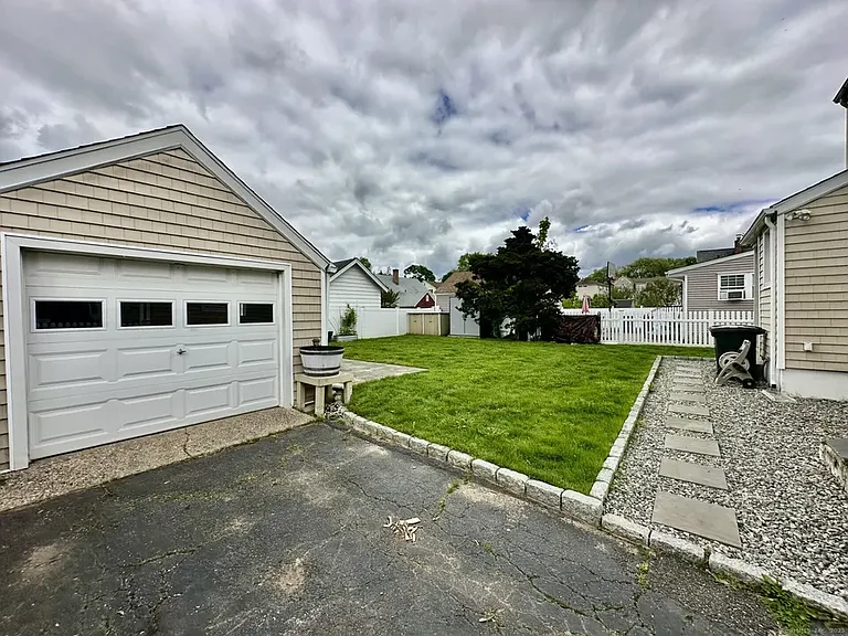 33 Emerson St — Photo 15