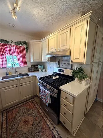 39 Davis Blvd — Photo 9