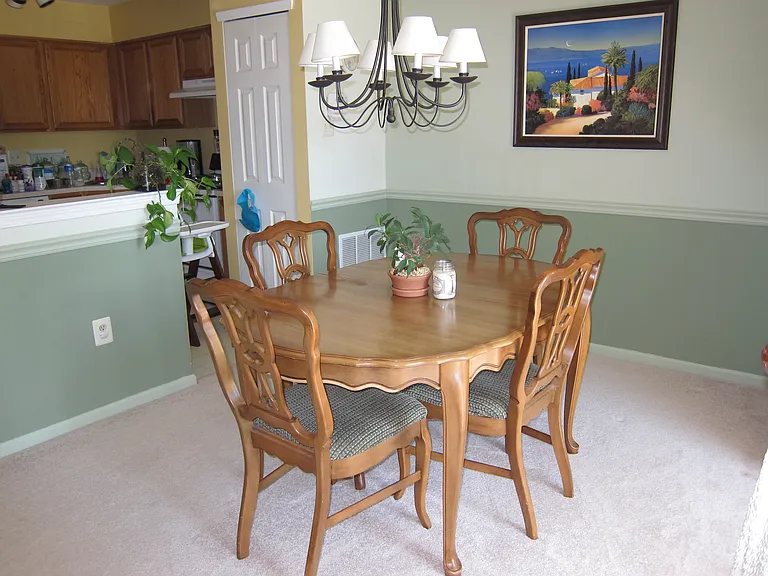 722 Gilbert Pl — Photo 9