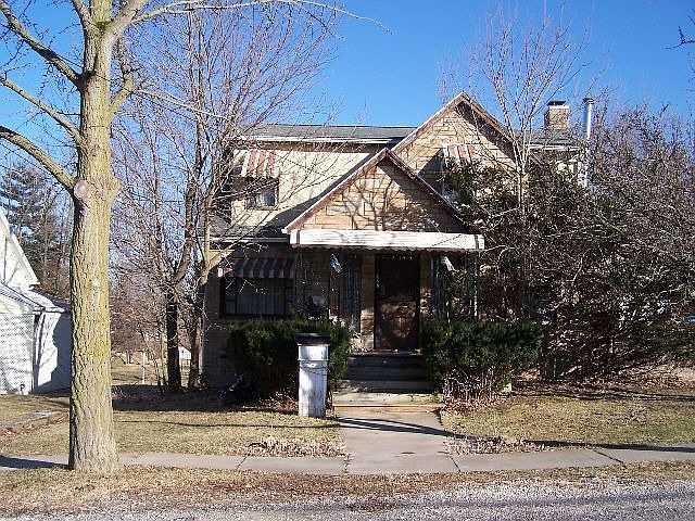 1st image of 127 Lilac Ln