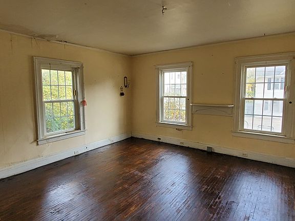 5th image of 11 York Ave