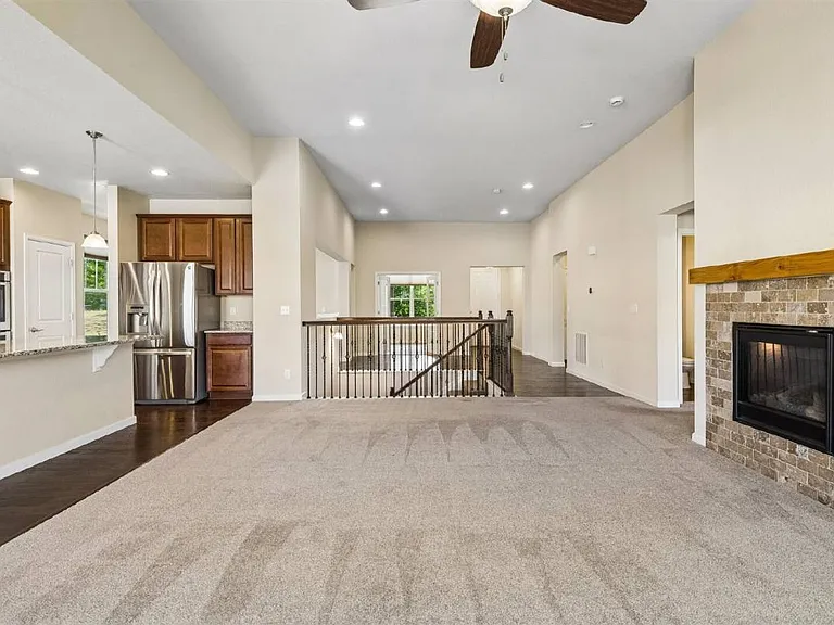 2274 Front Range Rd — Photo 4
