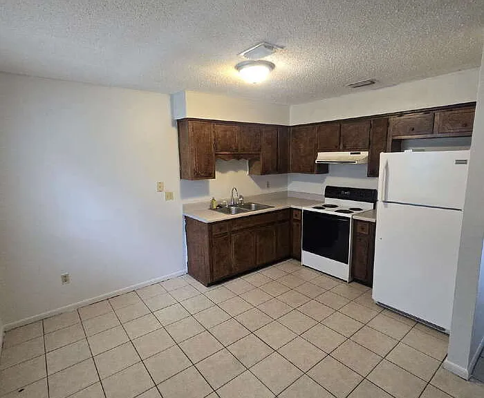 1040 Sable Dr #C — Photo 6