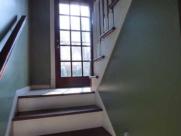 2nd image of 115 Molly St