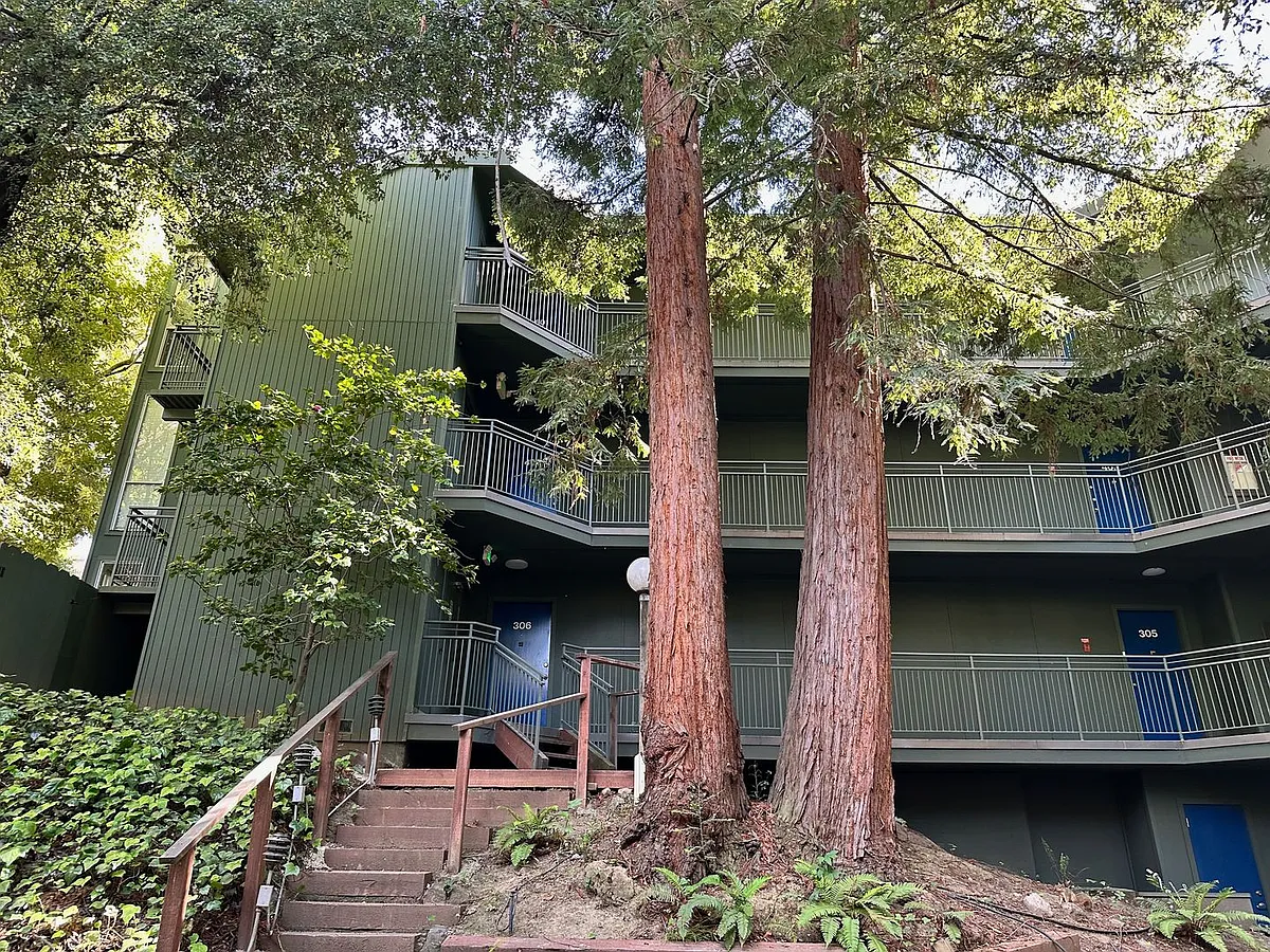Building Photo - 2700 Le Conte Ave #306