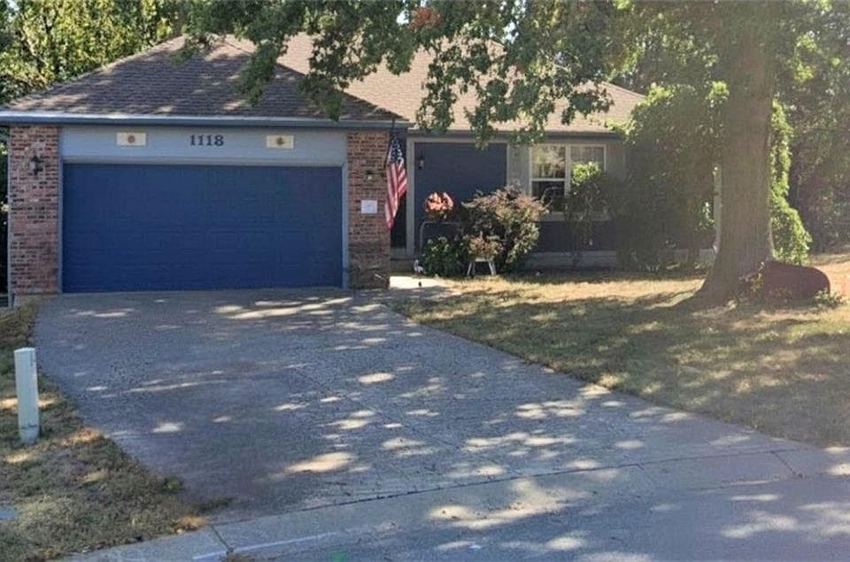 1st image of 1118 SE Autumn Ct