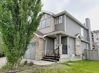 3209 Whitelaw Dr NW, Edmonton, AB T6W 0P8