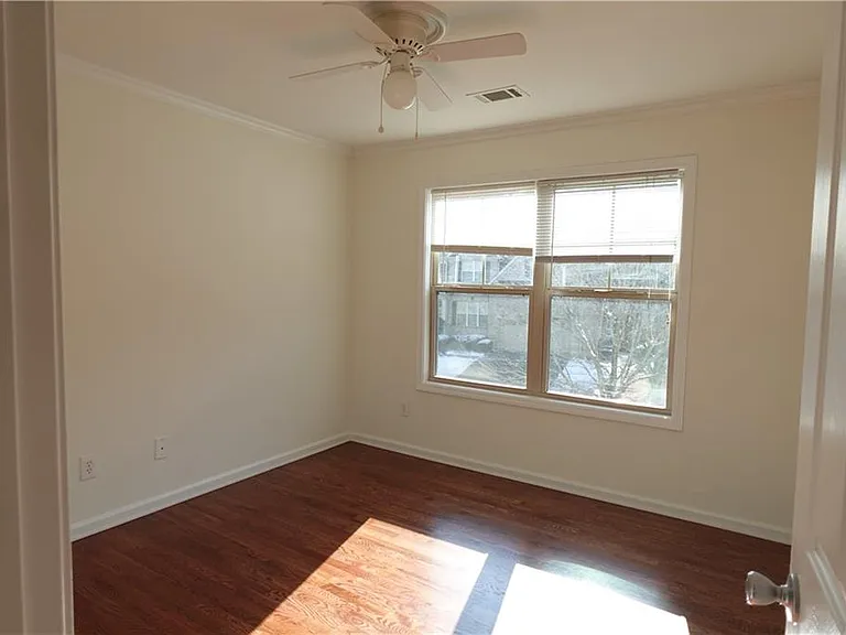 1921 Binnies Way — Photo 20