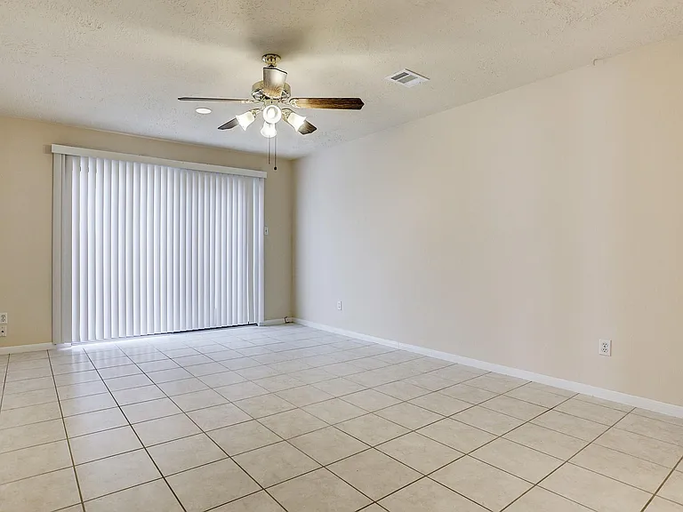 1538 Ainsdale Dr — Photo 11