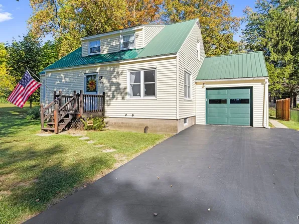 22 Macarthur Rd, Baldwinsville, NY 13027