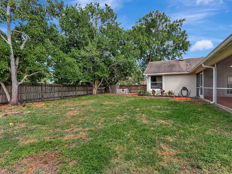 13805 Sheffield St — Photo 30