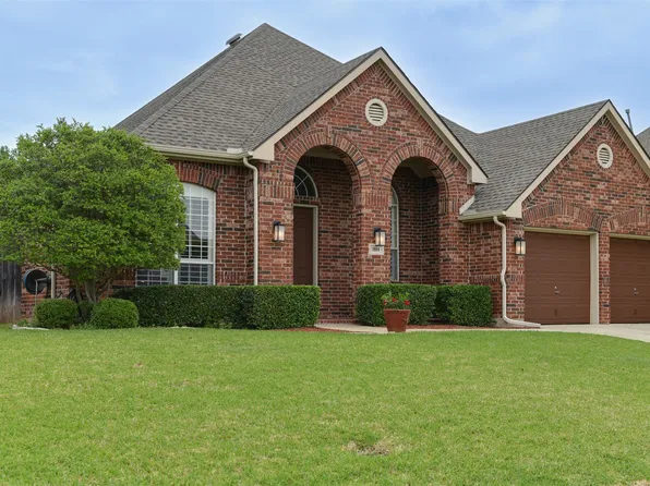 1814 Lakes Edge Blvd, Mansfield, TX 76063