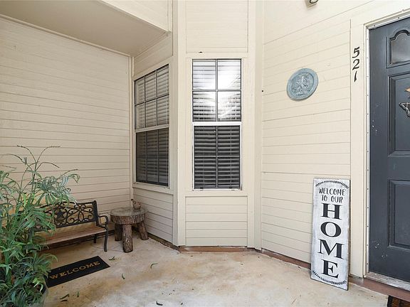4th image of 521 Country Ln