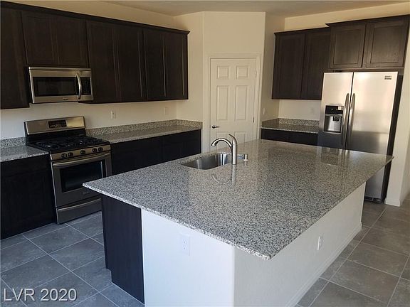 4th image of 2237 Mundare Dr