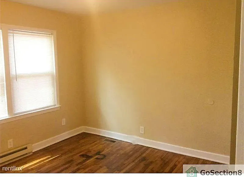 2 bed, 1094 sqft, $1,195 — Photo 2