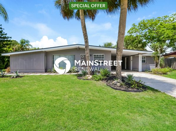 1642 Banyan Dr