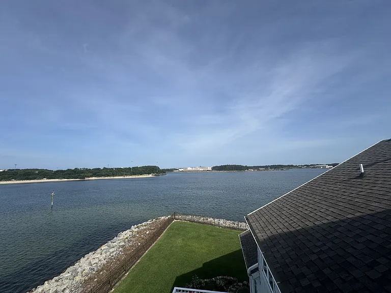 9462 Bay Front Dr — Photo 23