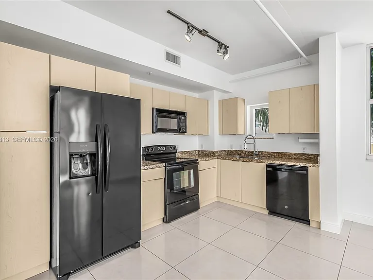 3180 SW 22nd St #601 — Photo 5