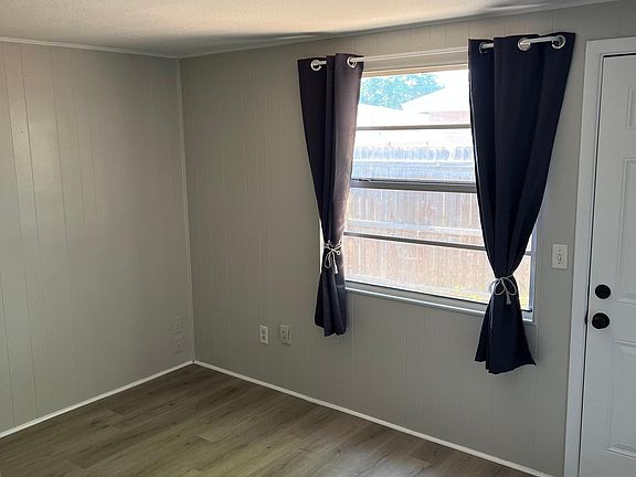 5th image of 612 Dogwood Ct #612