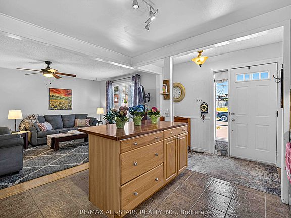 4th image of 2147 Springwood Rd
