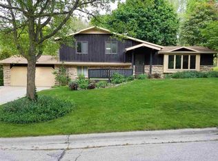 838 Marvin Ln, Green Bay, WI 54311