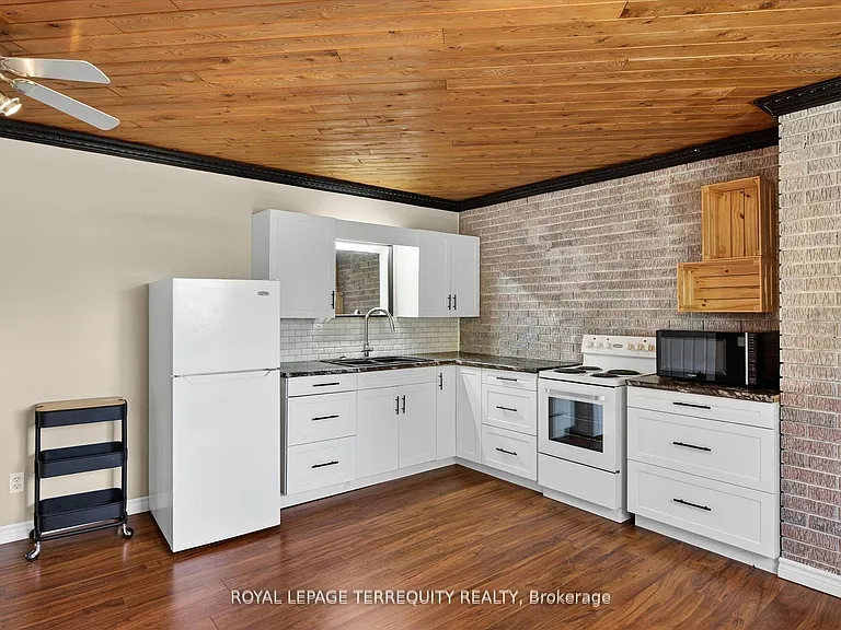 12 Concession St #A — Photo 3