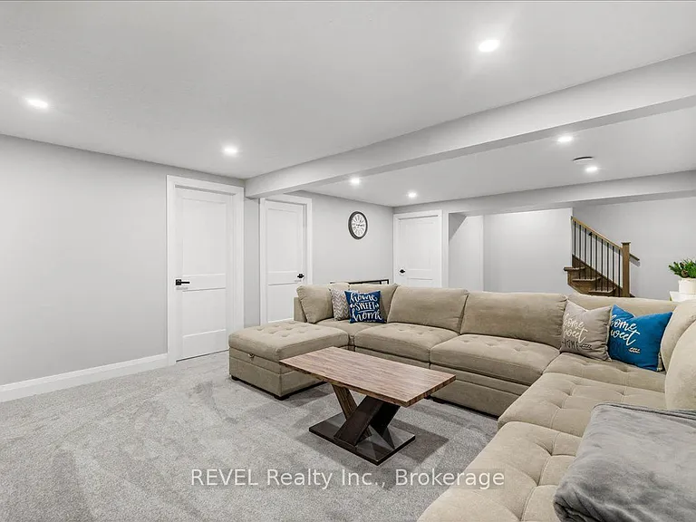 371 Argyle Ave — Photo 22