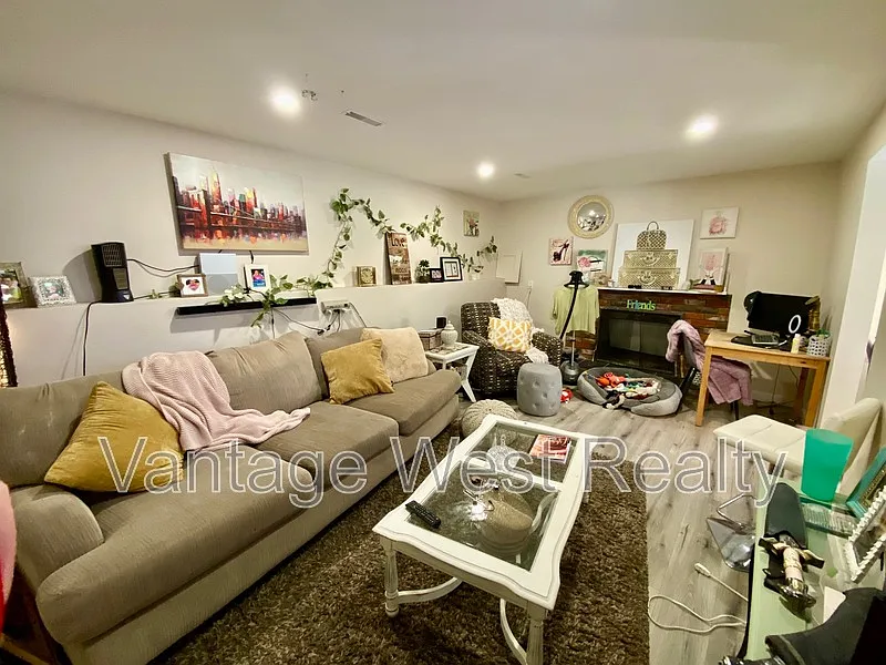 2 bed, 1.0 bath, 950 sqft, $1,800 — Photo 4