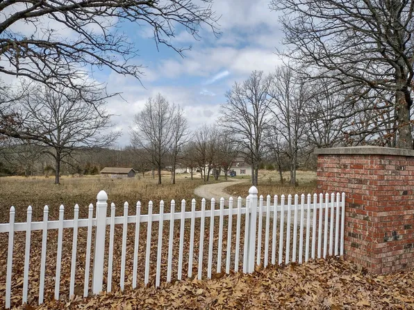 779 Settlers Trail Road, Marshfield, MO 65706