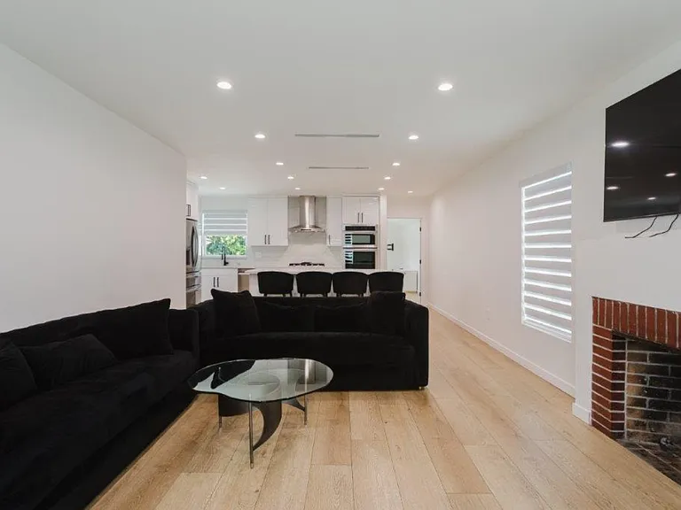 8119 Shadyglade Ave — Photo 14