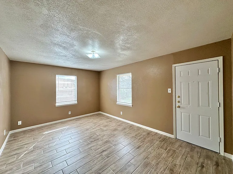 1807 N Ws Young Dr — Photo 14