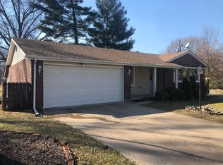 246 Rendina Ln, Ballwin, MO 63011