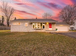 21105 Oxford Ave, Farmington Hills, MI 48336
