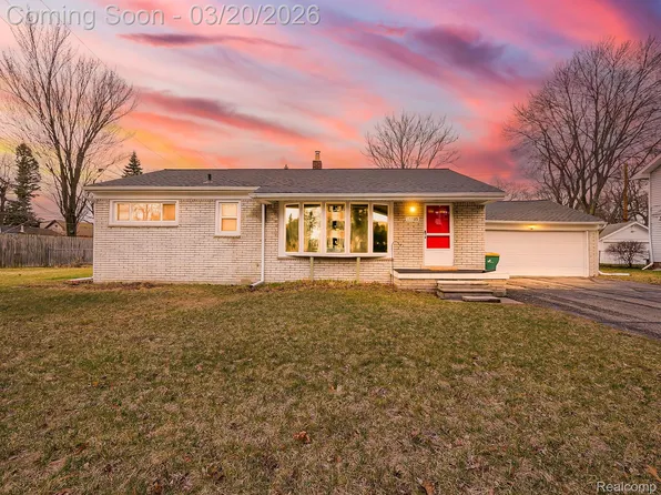 21105 Oxford Ave, Farmington Hills, MI 48336
