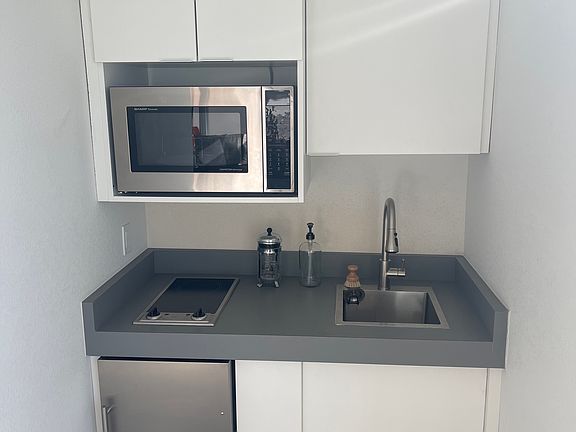 4th image of 3700 N Marion St #101-1