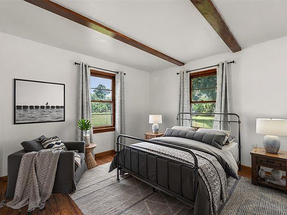 23rd image of 809 BURLAND STREET