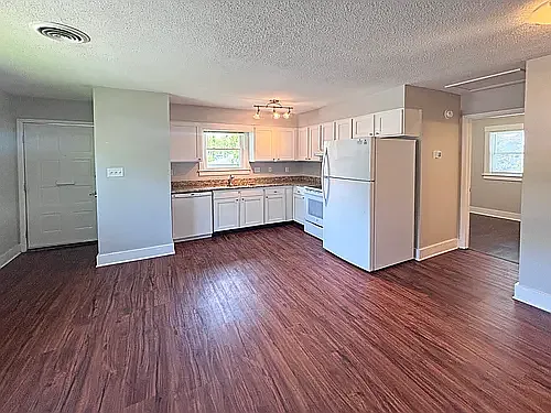 South Asheville Commons — Photo 14