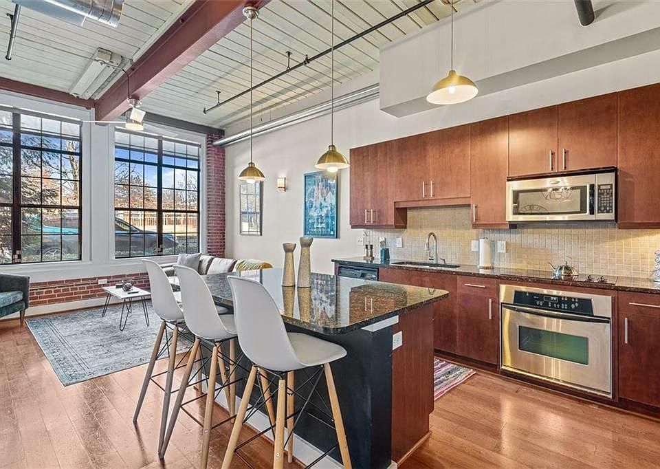 1st image of 1261 Caroline St #111