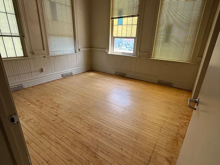 400 E South A St — Photo 13