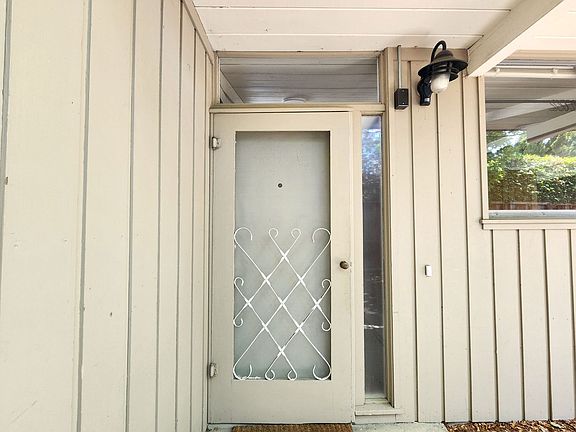 5th image of 843 Marshall Dr