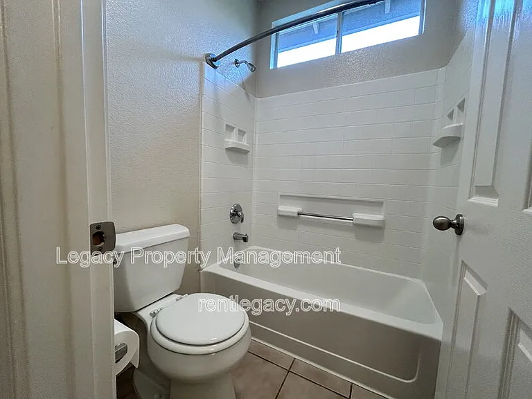 523 Cascade Dr — Photo 21