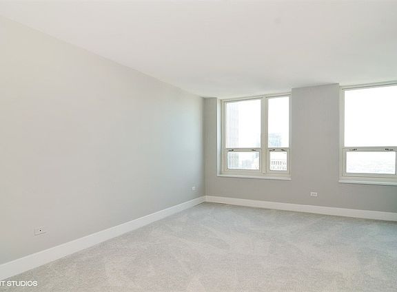 4th image of 345 N La Salle St #4007