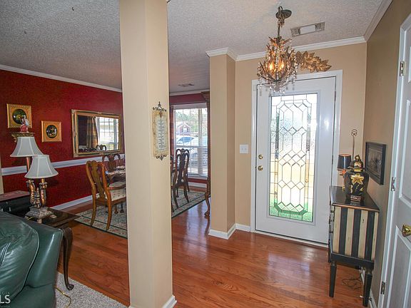 3rd image of 280 Sasnett Dr