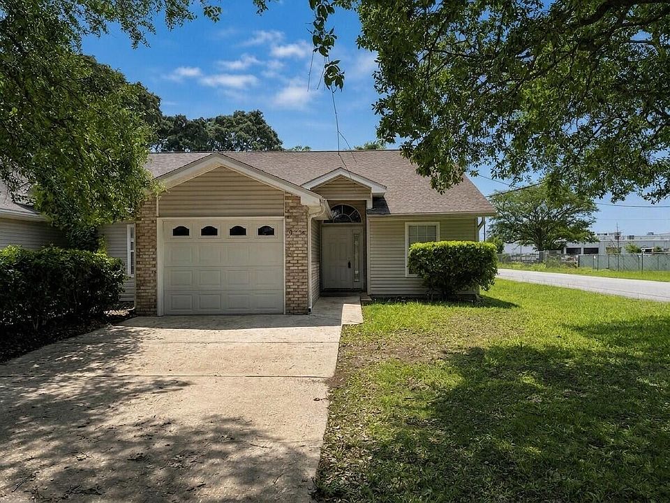 1st image of 697 Ferguson Dr